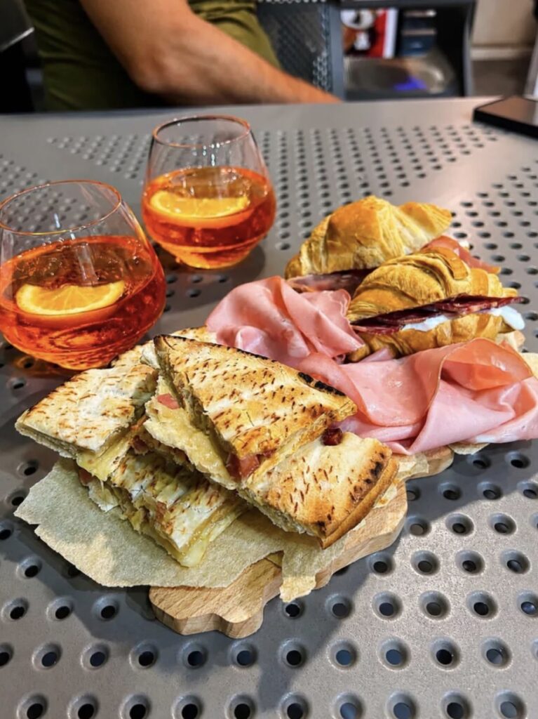 Dove fare aperitivo con tagliere a Oristano